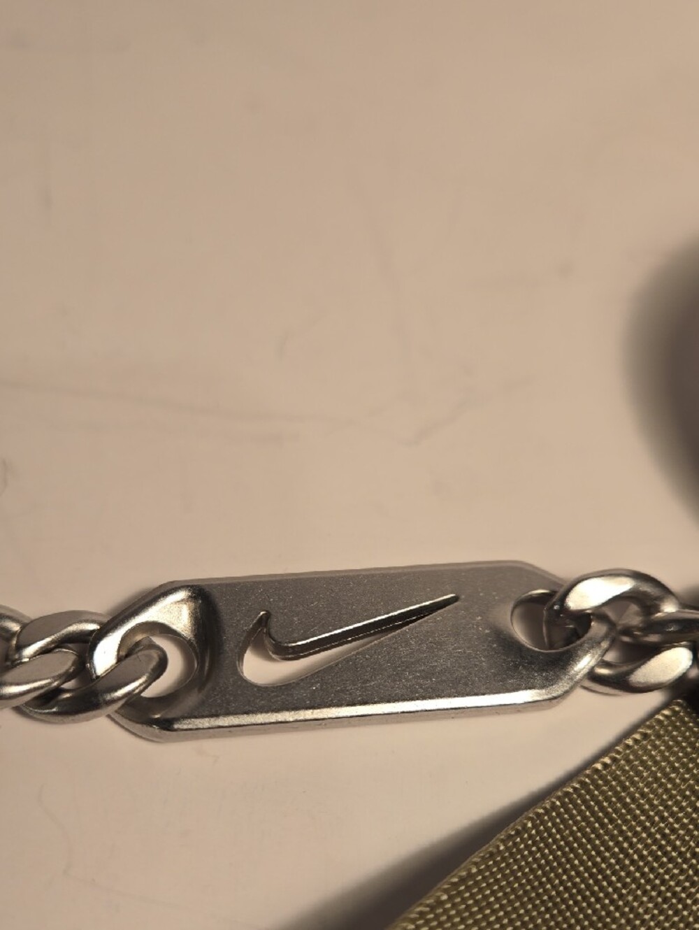NIKE Women's Sportswear Futura Luxe Crossbody Bag (1l) In Green - Picture 6 of 8